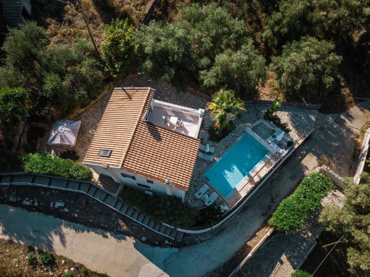 Villa Poseidon Agios Spyridon  Exteriör bild